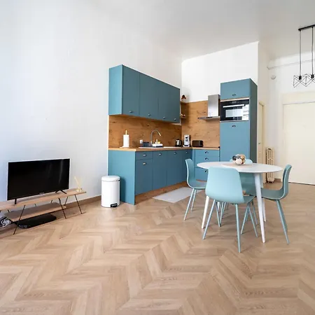 Lägenhet Spacious And Bright Near Train Station And Palais Des Festivals - Benakey