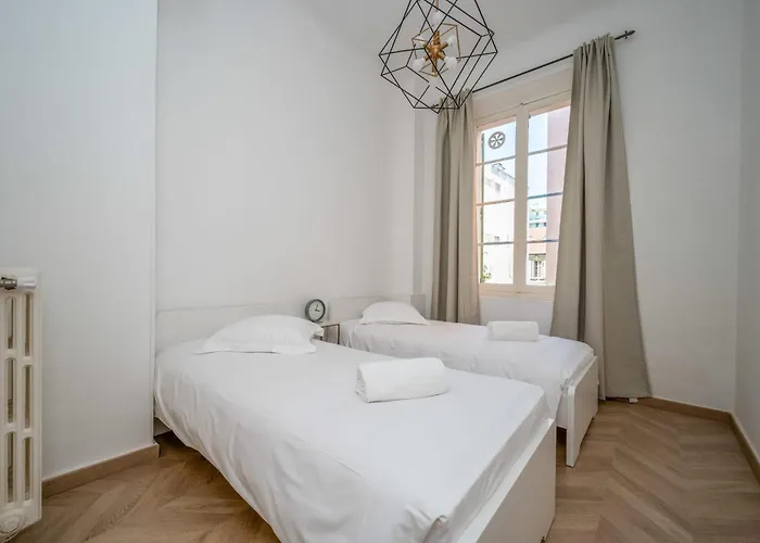 Spacious And Bright Near Train Station And Palais Des Festivals - Benakey